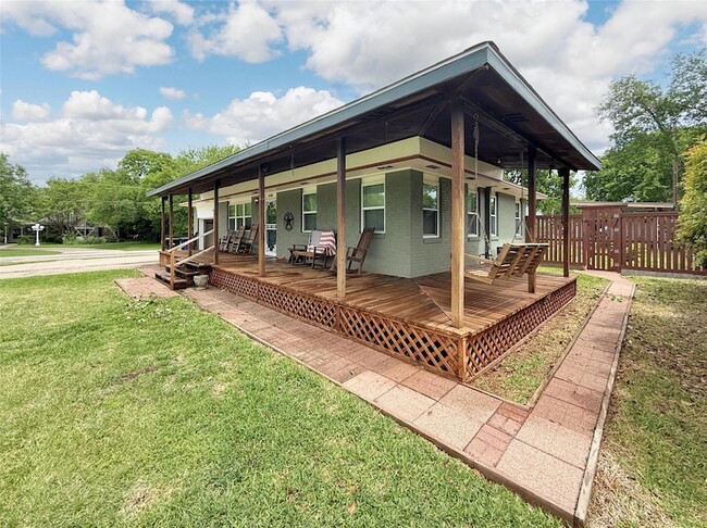 Foto del edificio - 9580 Dogwood St