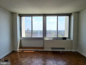 Building Photo - 604-36 S Washington Square