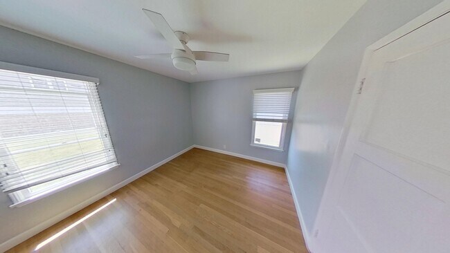 Foto del edificio - 270 La Verne Ave