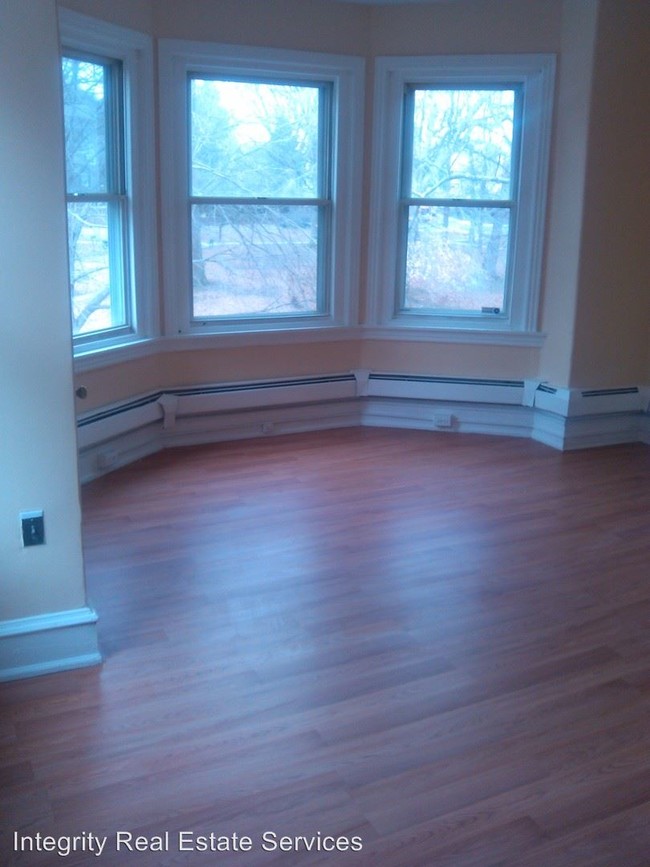 Building Photo - 4725 Northwood St