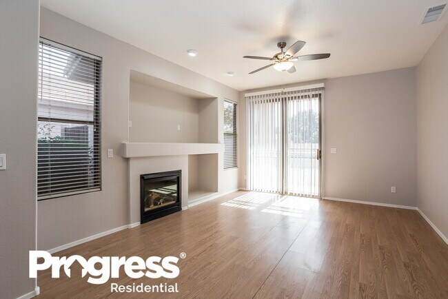 Building Photo - 6601 W Lawrence Ln