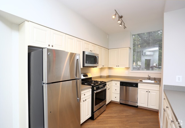 Interior Photo - 6600 Luzon