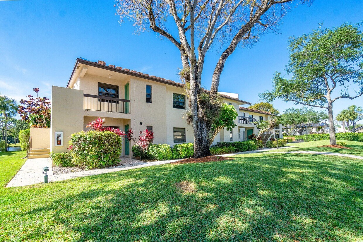 Foto principal - 8436 Cypress Ln
