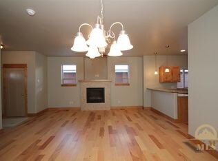 Building Photo - 1328 Manzanita Dr
