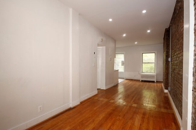 Building Photo - 408 E 119th St