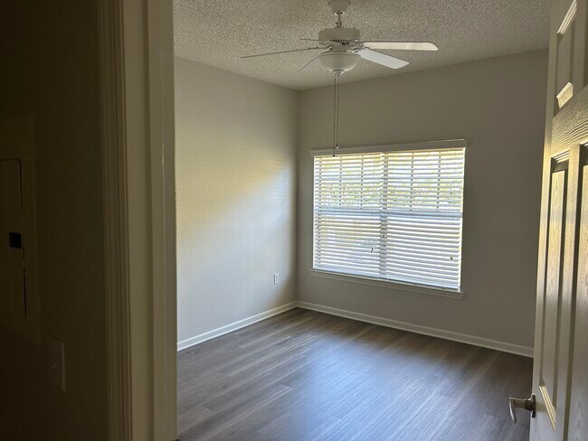 Building Photo - 1923 Arbor Lakes Cir