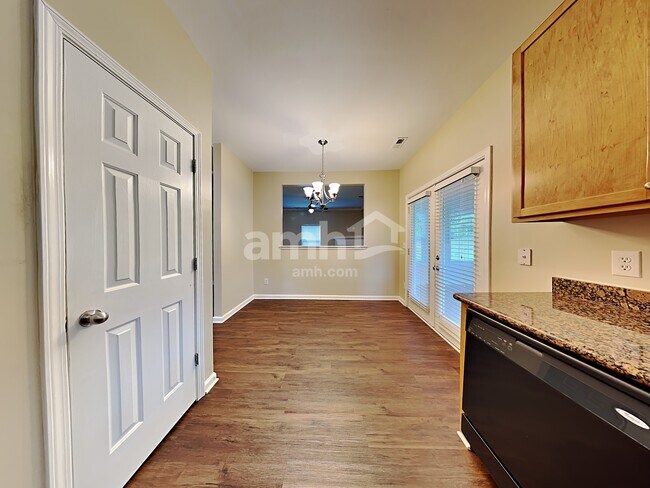 Foto del edificio - 106 Lick Creek Ln