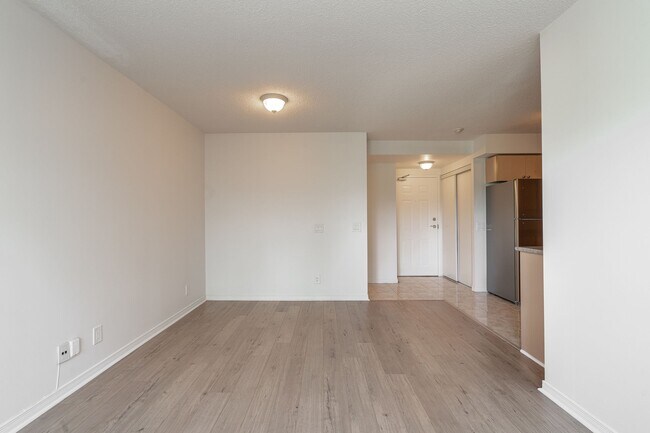 Building Photo - 333 Sidney Belsey Crescent
