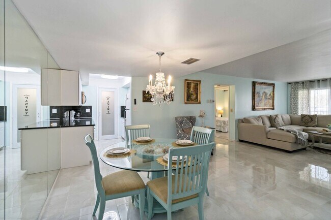 Foto del edificio - 4119 61st Ave Terrace W