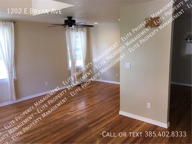 Foto del edificio - 1202 Bryan Ave