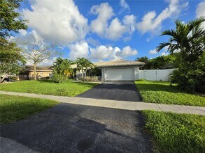 Building Photo - 9090 NW 11th Ct