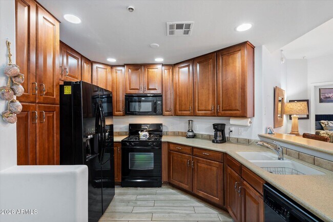 Building Photo - 5450 E Deer Valley Dr