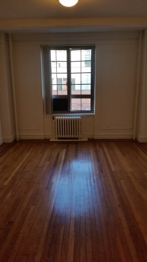 Primary Photo - 204 W 23rd St