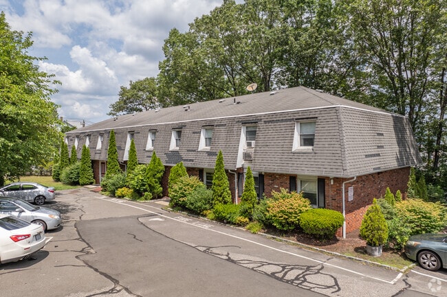 Building Photo - 534-548 Wilson St