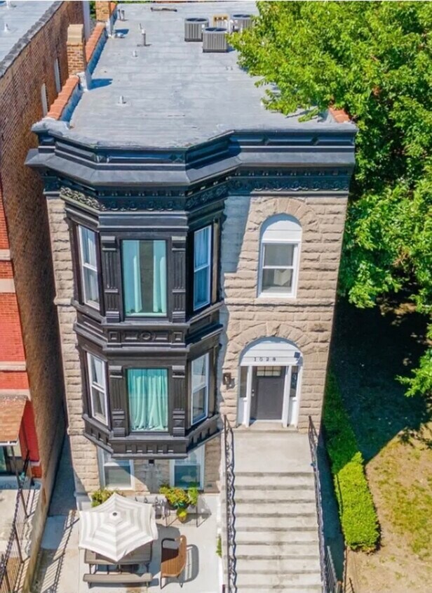 Foto principal - 1028 S Oakley Blvd