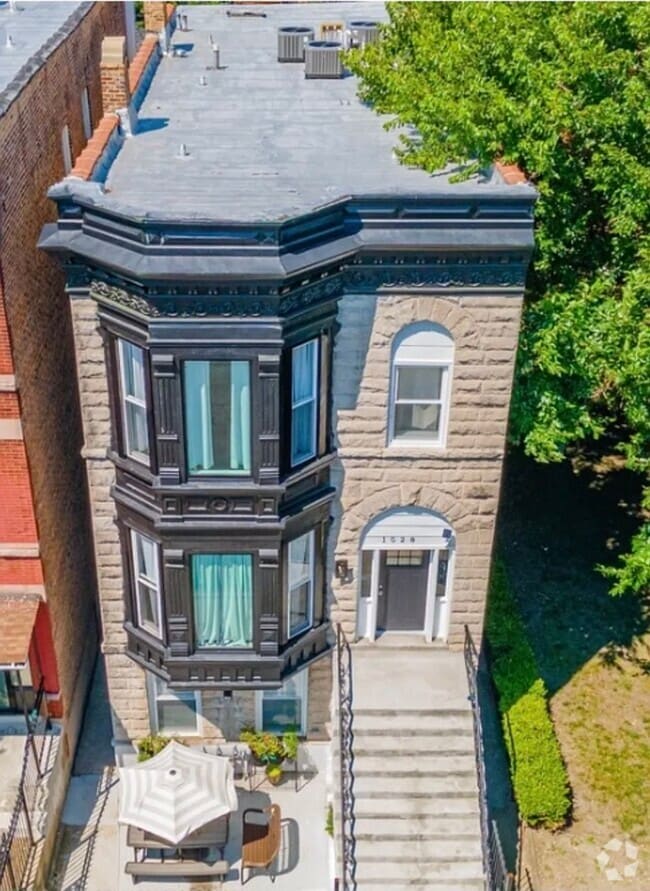 Building Photo - 1028 S Oakley Blvd