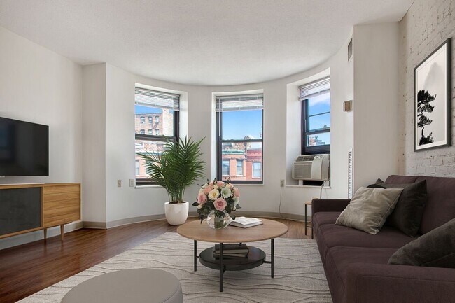 Foto del edificio - 66 Westland Ave