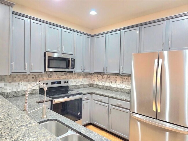 Foto del edificio - 3044 Cedar Glade Ln NE