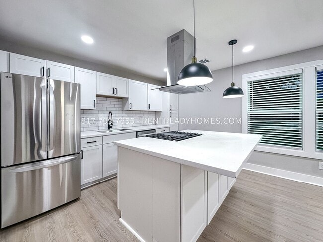 Building Photo - 7343 La Paseo St
