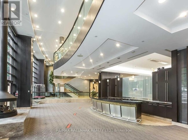 Photo du bâtiment - 33 Sheppard Ave E