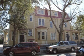 Building Photo - 57 Bull St