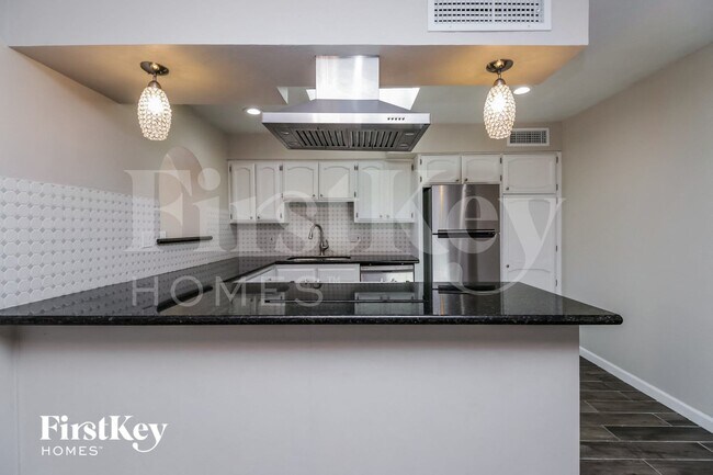 Foto del edificio - 1707 S Hardy Dr