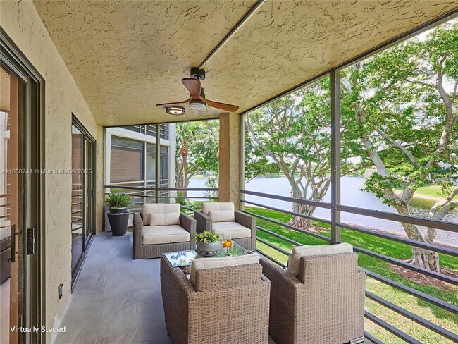 Foto del edificio - 5380 Cedar Lake Dr