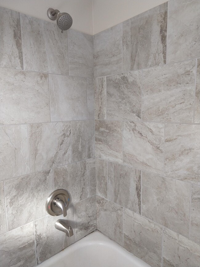 Building Photo - 1007 9th Ave