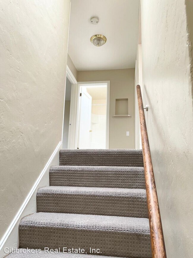 Foto del edificio - 3 br, 2 bath House - 2218 43rd Avenue