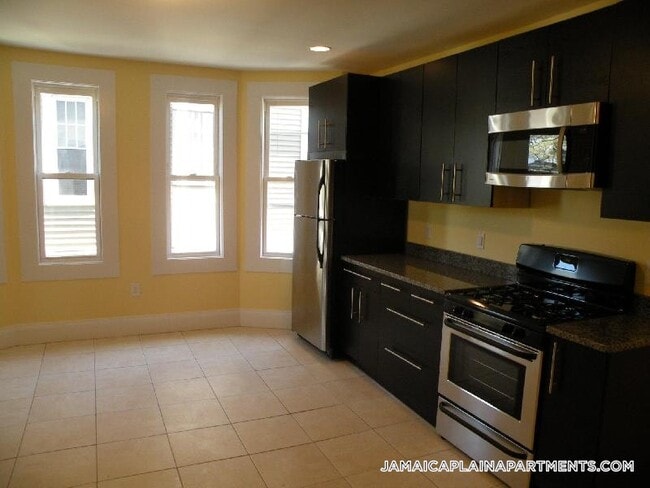 Building Photo - 3147-3149 Washington St.