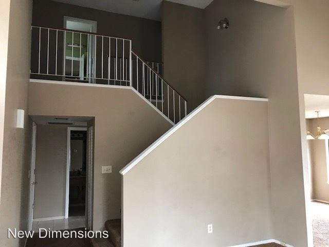 Building Photo - 5855 Royal Vista Ct
