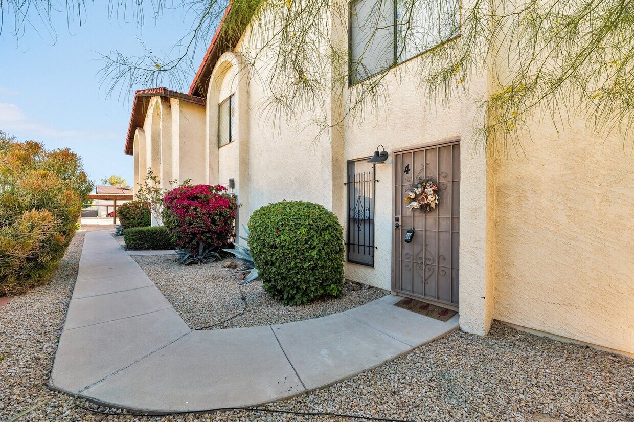 Primary Photo - Modern 2-bedroom condo in North Phoenix!