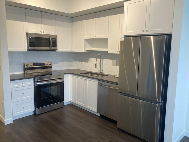 Building Photo - 8509-8158 158 St