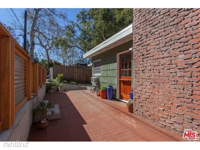 Building Photo - 621 Bienveneda Ave