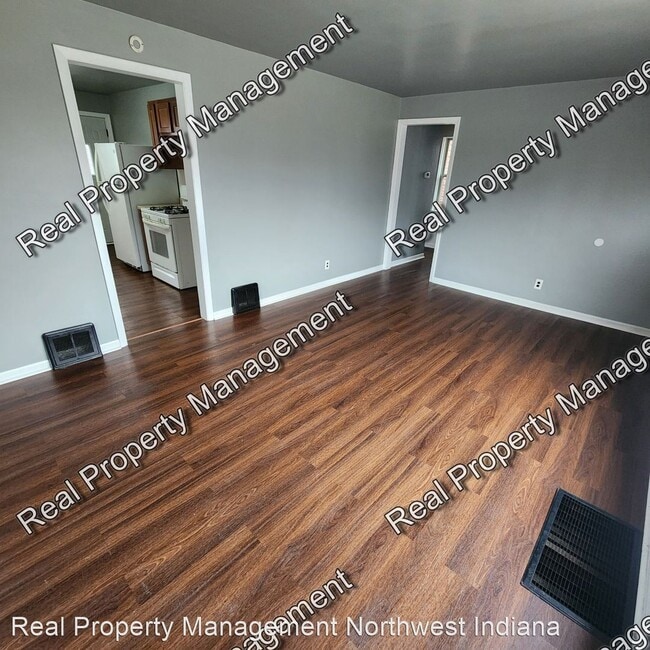 Building Photo - 3 br, 1 bath House - 7216 McLaughlin Avenue