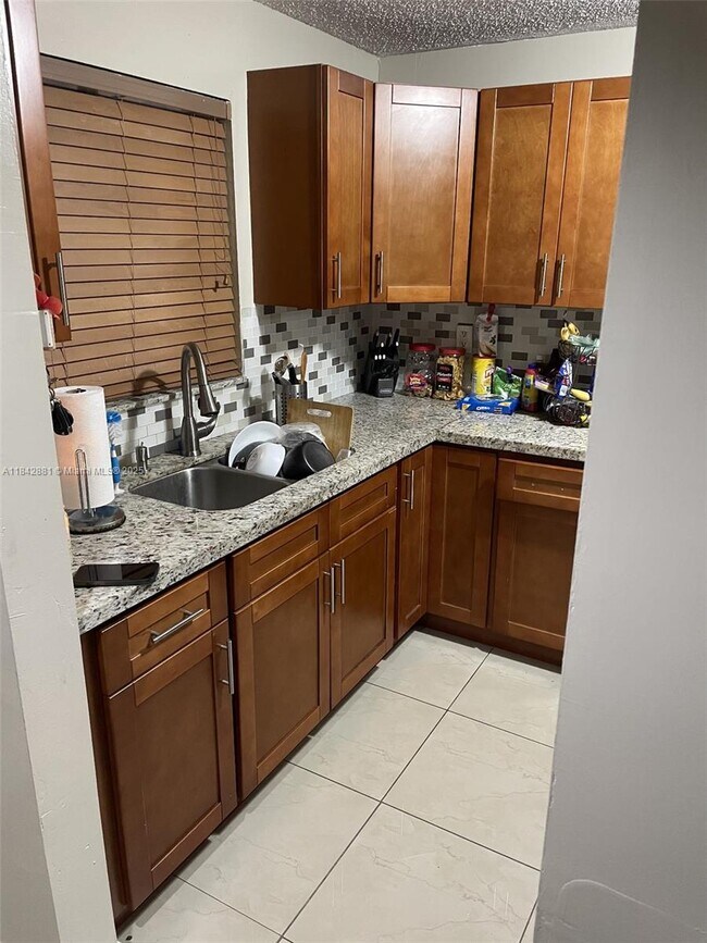 Foto del edificio - 6060 W 21st Ct