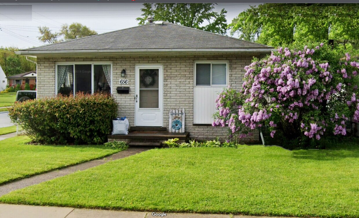 Primary Photo - 656 E Hudson Ave