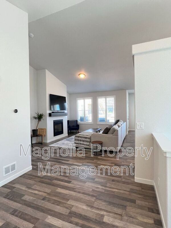 Building Photo - 11855 Koenig Dr