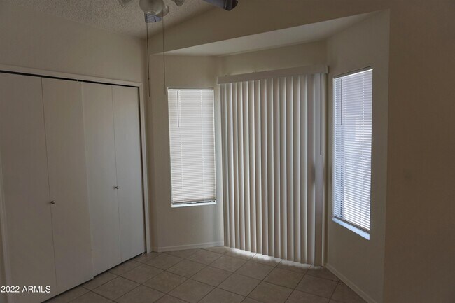 Building Photo - 764 S Sunset Vista Dr