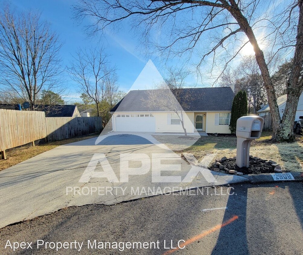 3 br, 2 bath House 2308 Robinson Ridge C... House Rental in