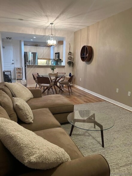 Foto del edificio - 300 W Beech St