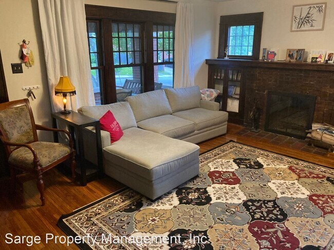 Building Photo - 3 br, 1.5 bath House - 808 N Washington St...