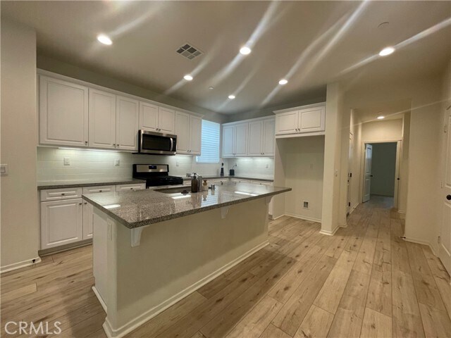 Building Photo - 2772 E Kennedy Privado