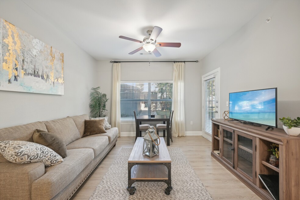 Apartments near Inwood-Quorum Village Shopping Center in Dallas, TX ...