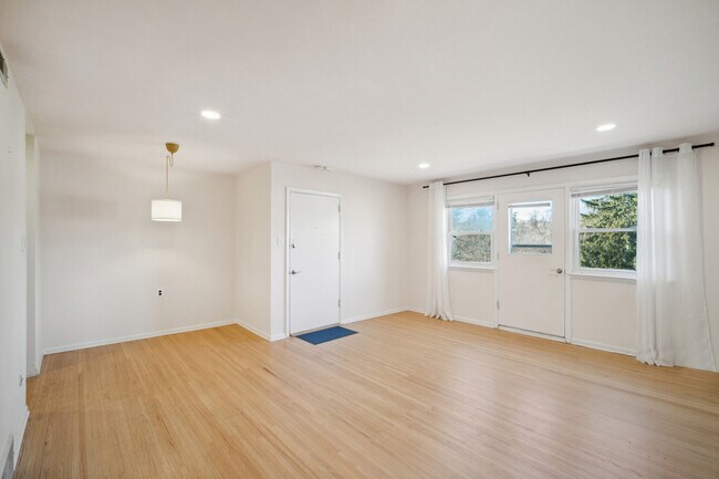 Living room/dining area to the left - 6901 Valley Ave