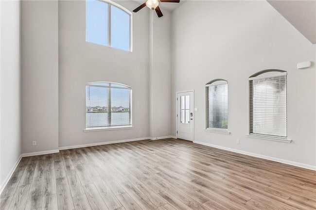 Building Photo - 789 Pelican Bay Dr