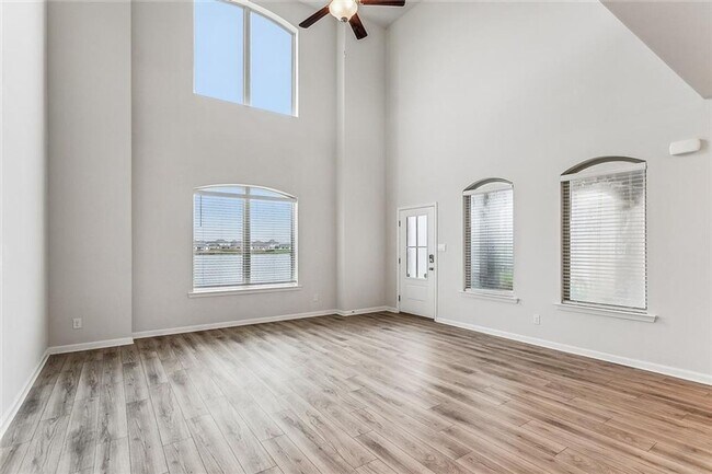 Foto del edificio - Spacious 4BR House in Slidell