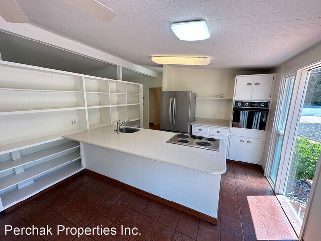 Building Photo - 5 br, 2 bath House - 3185 Lucas Circle