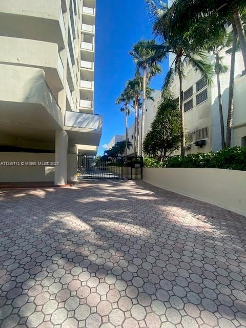 Building Photo - 1623 Collins Ave