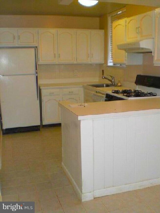 Foto del edificio - 7905 Schuyler Ct